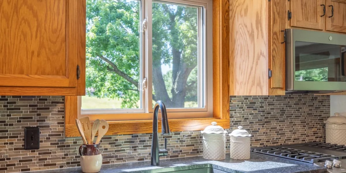 Introduction to Window Types: Casement, Double-Hung, Bay and More