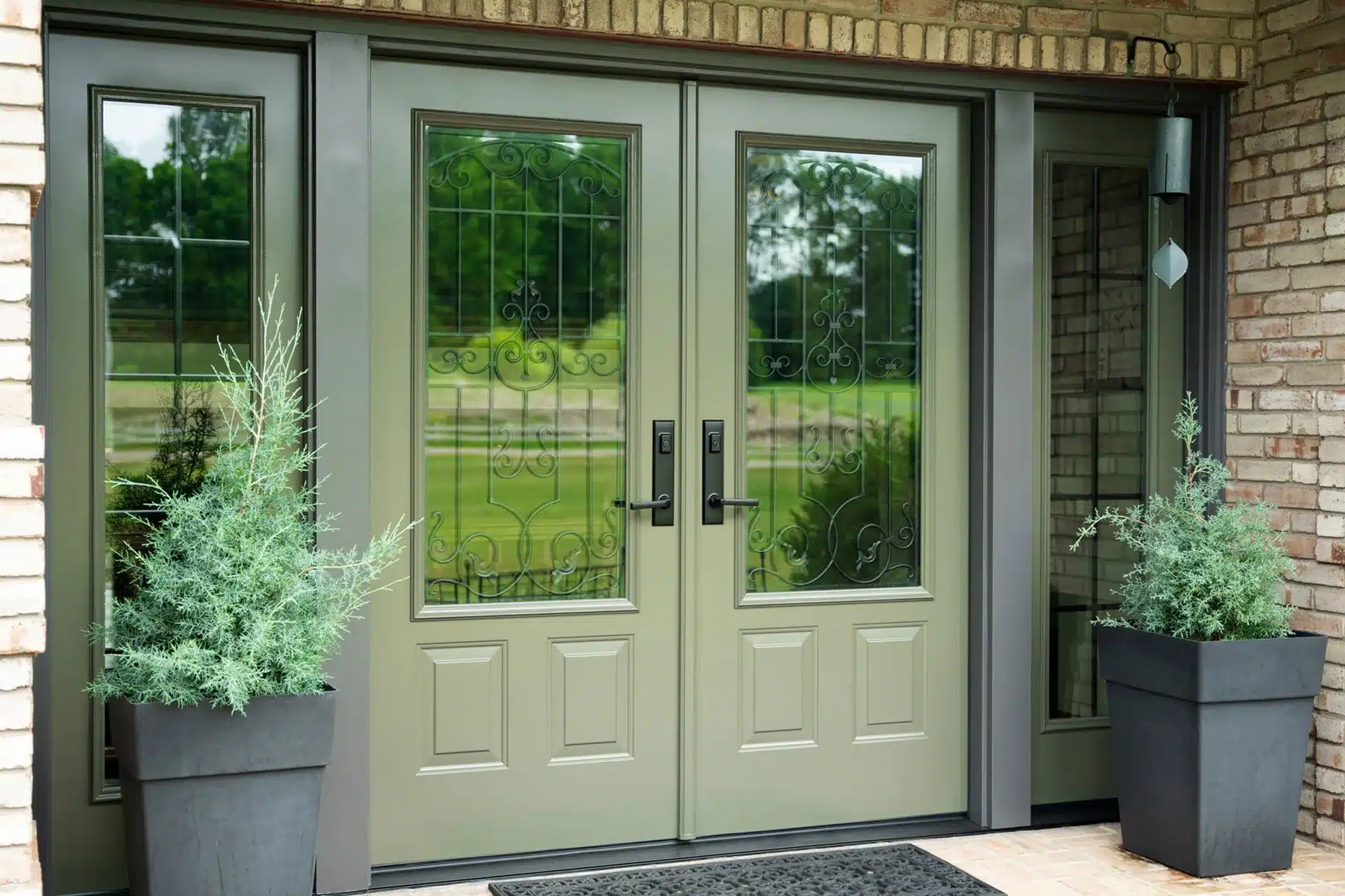 Steel entry doors installation