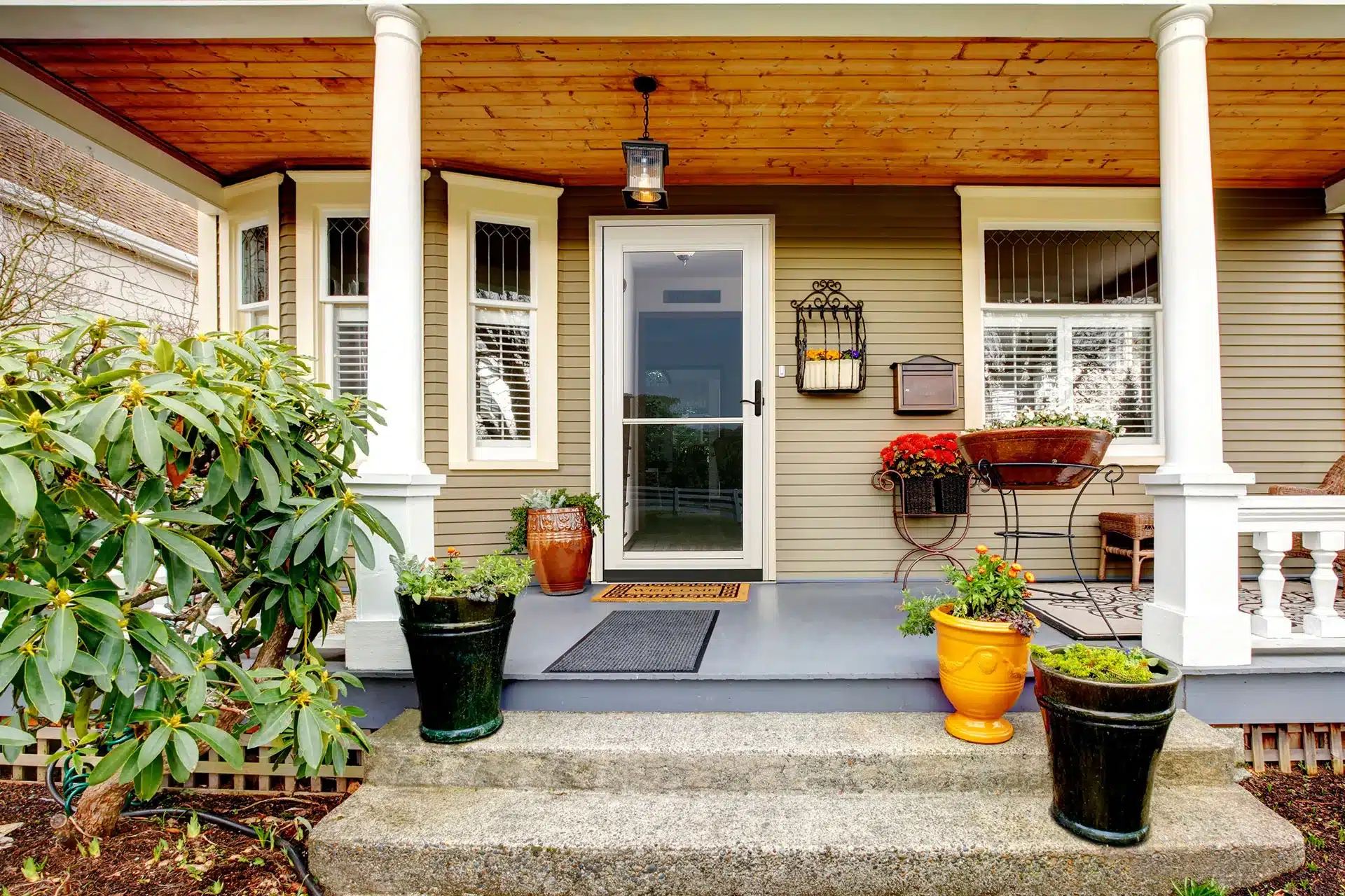 Storm doors installation